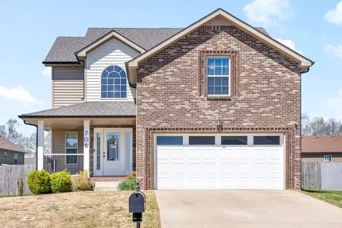 706 Crestone Ln, Clarksville, TN 37042