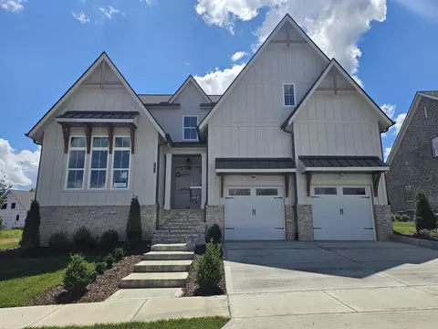 2911 Avenue Downs Dr, Thompsons Station, TN 37179