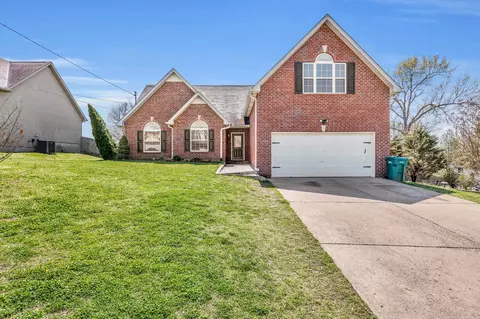 1902 Champlain Dr, La Vergne, TN 37086