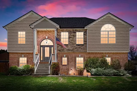 1250 Gentry Dr, Clarksville, TN 37043