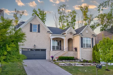 6116 Christmas Dr, Nolensville, TN 37135