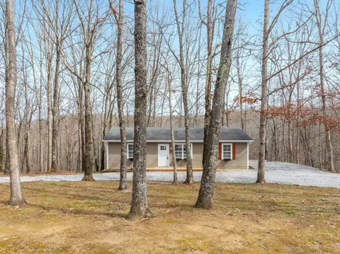 2234 Laurel St, Signal Mountain, TN 37377