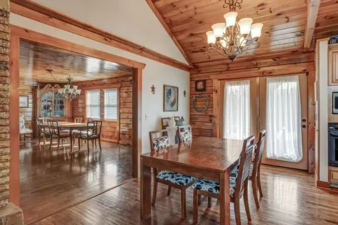 Dining - 6743 Bethlehem Rd, Springfield, TN 37172 photo 2 of 4