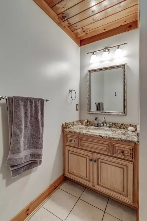 Bath - 6743 Bethlehem Rd, Springfield, TN 37172 photo 6 of 8