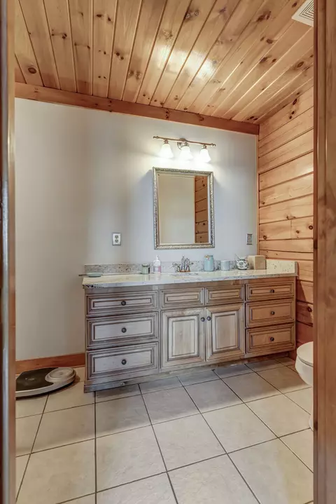 Bath - 6743 Bethlehem Rd, Springfield, TN 37172 photo 4 of 8