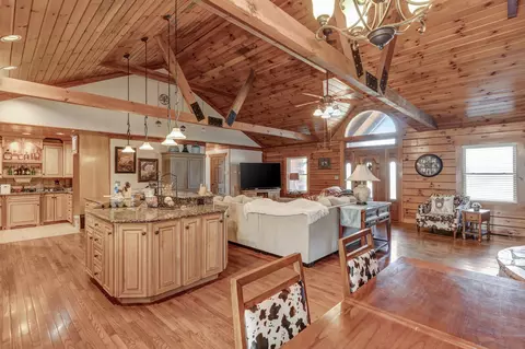 Dining - 6743 Bethlehem Rd, Springfield, TN 37172 photo 1 of 4