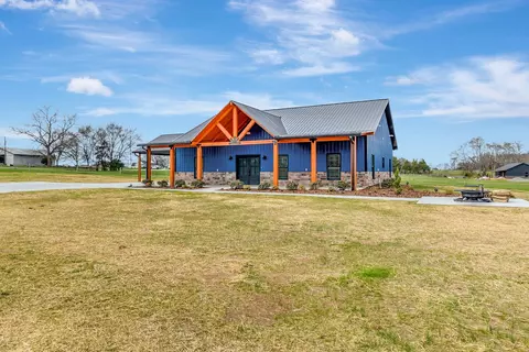 100 Green Acres Ln, Unionville, TN 37180