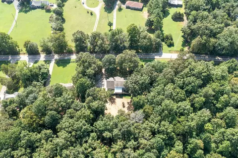 3822 Lake Rd, Woodlawn, TN 37191