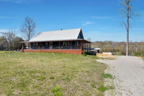 4017 Maxwell Dr, Centerville, TN 37033