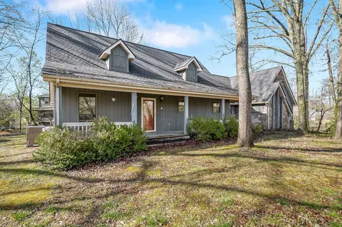1707 Heathrow Dr, Cookeville, TN 38506