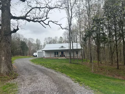 Exterior - 850 Southside Rd, Cunningham, TN 37052 photo 4 of 16