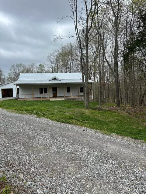 Exterior - 850 Southside Rd, Cunningham, TN 37052 photo 5 of 16