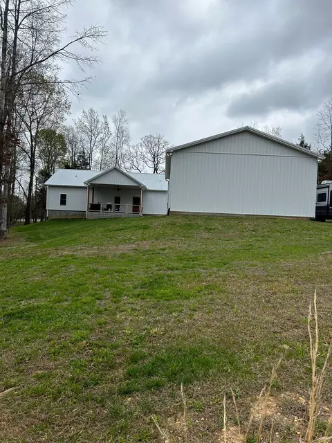 Exterior - 850 Southside Rd, Cunningham, TN 37052 photo 10 of 16