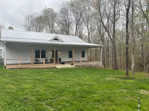 Exterior - 850 Southside Rd, Cunningham, TN 37052 photo 2 of 16