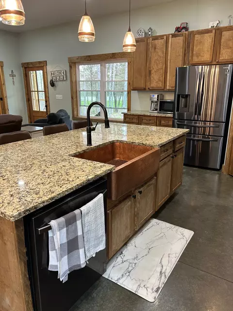 Kitchen - 850 Southside Rd, Cunningham, TN 37052 photo 2 of 4