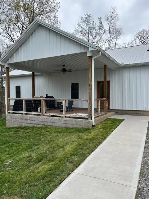 Exterior - 850 Southside Rd, Cunningham, TN 37052 photo 9 of 16