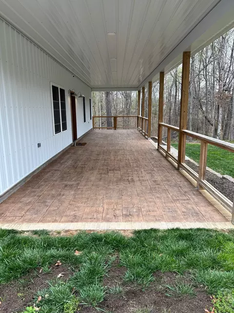 Exterior - 850 Southside Rd, Cunningham, TN 37052 photo 7 of 16
