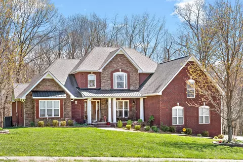 325 Brigg Dr, Clarksville, TN 37043