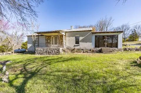 2358 Knob Creek Rd, Columbia, TN 38401