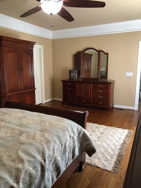 Bedroom - 2073 Dade Cir, Dickson, TN 37055 photo 4 of 4