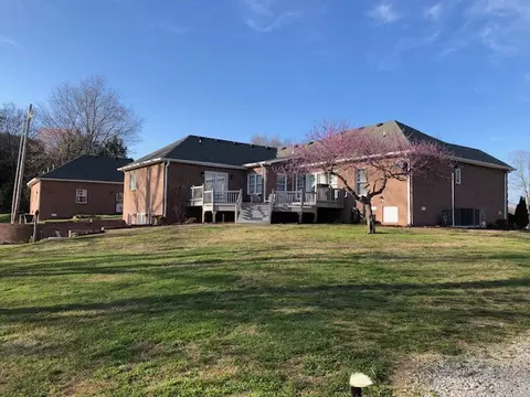 Exterior - 2073 Dade Cir, Dickson, TN 37055 photo 5 of 6