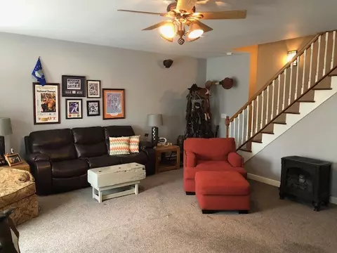 Living - 2073 Dade Cir, Dickson, TN 37055 photo 3 of 5