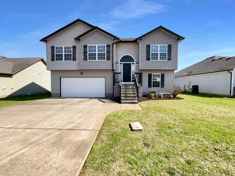 1268 Freedom Dr, Clarksville, TN 37042