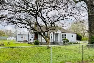 700 E Warren St, Tullahoma, TN 37388