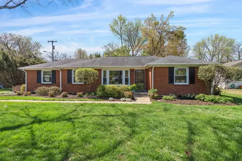 605 Rochelle Dr, Nashville, TN 37220