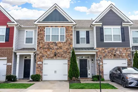1049 Enclave Ave, Pleasant View, TN 37146