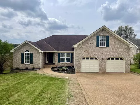 1017 Don Blair Dr, Smyrna, TN 37167