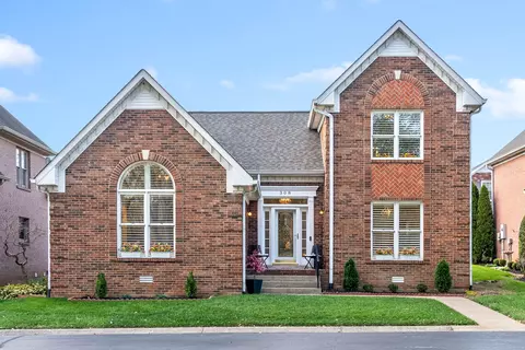 308 Peartree Dr, Clarksville, TN 37043