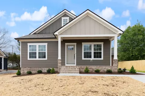 102 Mccreary, Dickson, TN 37055