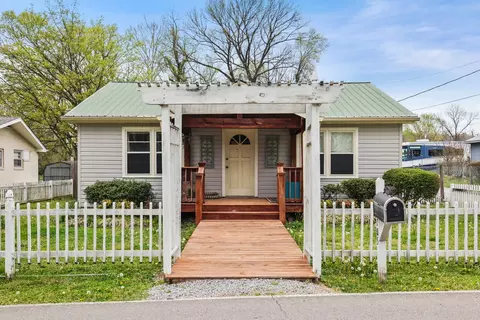 105 Jefferson St, Ashland City, TN 37015