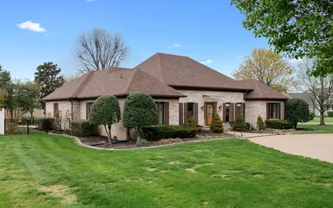 133 Stonehouse Dr, Gallatin, TN 37066