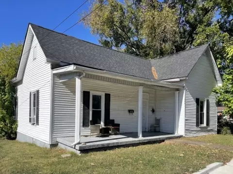 404 W College St #A, Dickson, TN 37055