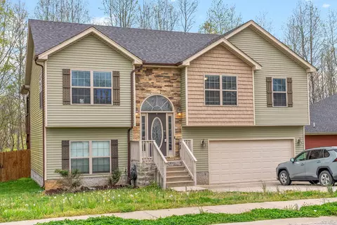 1380 Freedom Dr, Clarksville, TN 37042