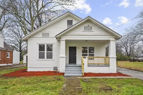 724 Maplewood Ave, Tullahoma, TN 37388