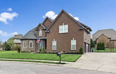 8061 Fenwick Ln, Spring Hill, TN 37174