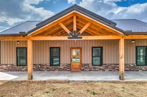 Exterior - 656 E Piney Rd, Dickson, TN 37055 photo 5 of 15