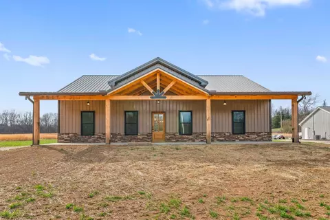 656 E Piney Rd, Dickson, TN 37055