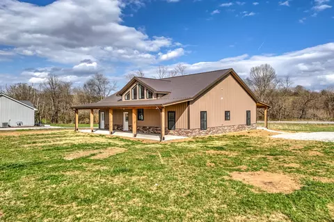 Exterior - 656 E Piney Rd, Dickson, TN 37055 photo 10 of 15
