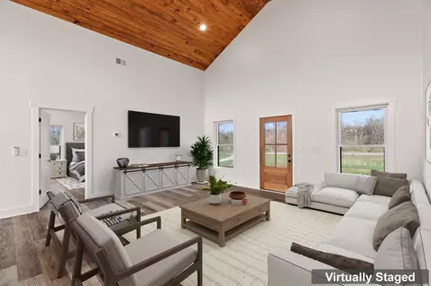 Living - 656 E Piney Rd, Dickson, TN 37055 photo 1 of 1