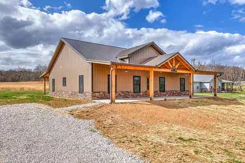 Exterior - 656 E Piney Rd, Dickson, TN 37055 photo 2 of 15