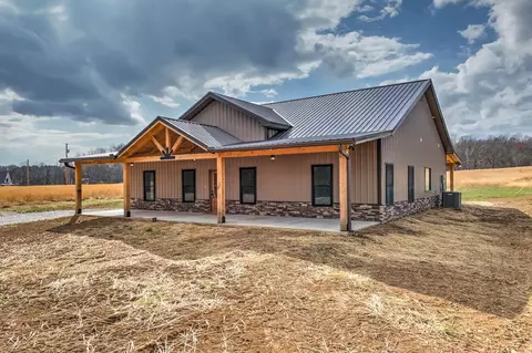 Exterior - 656 E Piney Rd, Dickson, TN 37055 photo 4 of 15