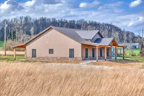 Exterior - 656 E Piney Rd, Dickson, TN 37055 photo 3 of 15