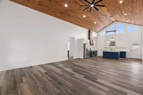 Dining - 656 E Piney Rd, Dickson, TN 37055 photo 1 of 1