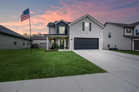 1293 Magnum Dr, Clarksville, TN 37040