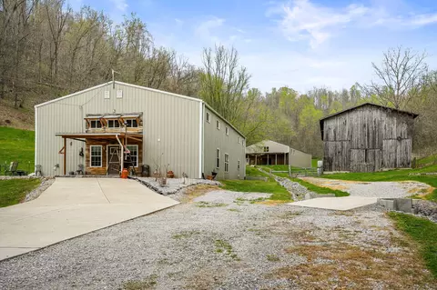 53 Friendship Hollow Rd N, Pleasant Shade, TN 37145
