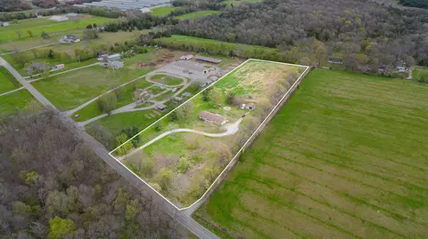 417 Whitaker Rd, Shelbyville, TN 37160